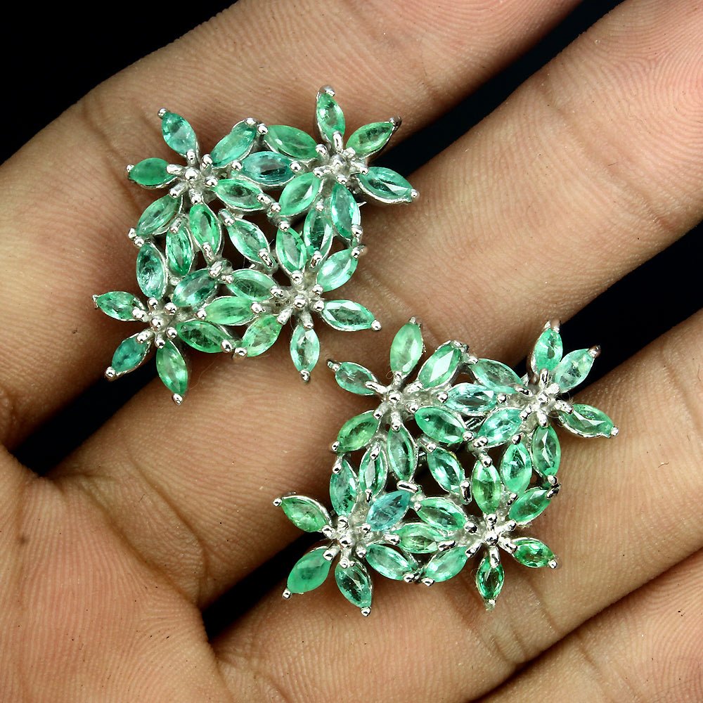 Smaragd Ohrringe aus weißvergoldetem Silber - INARA