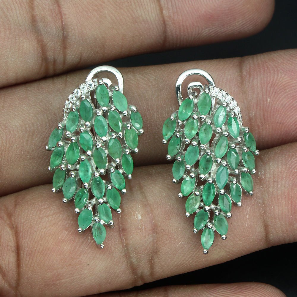 Smaragd Ohrringe aus weißvergoldetem Silber - INARA