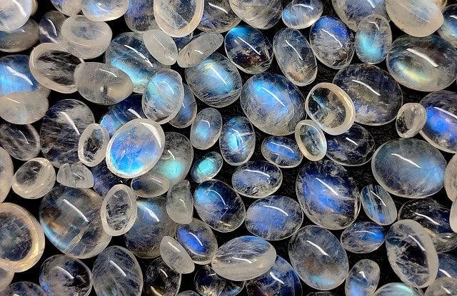 Schmuck aus Sterling Silber vergoldet mit Regenbogen Mondstein - INARA