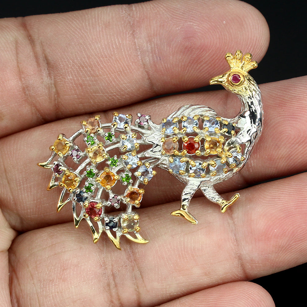Saphir Chromdiopsid Rhodolit Rubin Tansanit Pfau Brosche aus bicolor vergoldetem Silber - INARA