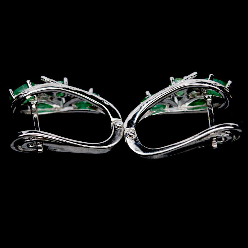 Smaragd Ohrringe aus weißvergoldetem Silber - INARA