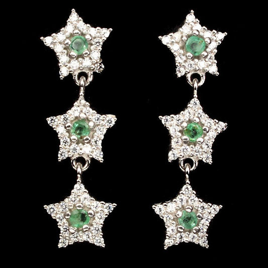 Smaragd Sterne Ohrringe aus weißvergoldetem Silber - INARA
