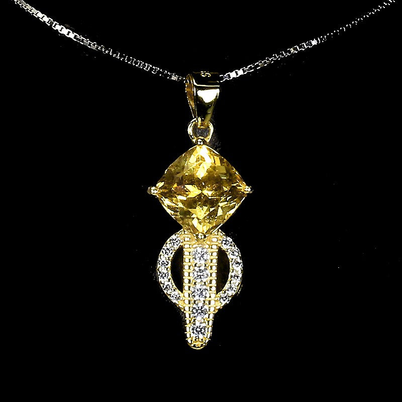 Goldberyll Anhänger mit Halskette