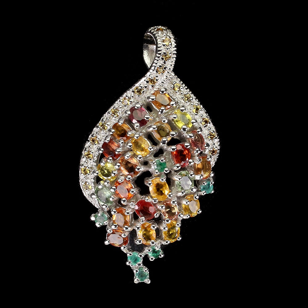 Saphir Smaragd Anhänger aus weißvergoldetem Silber - INARA