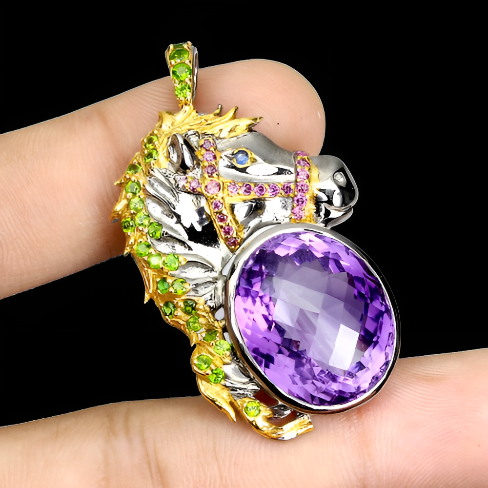 Amethyst Chromdiopsid Rhodolit Pferd Anhänger aus bicolor vergoldetem Silber - INARA