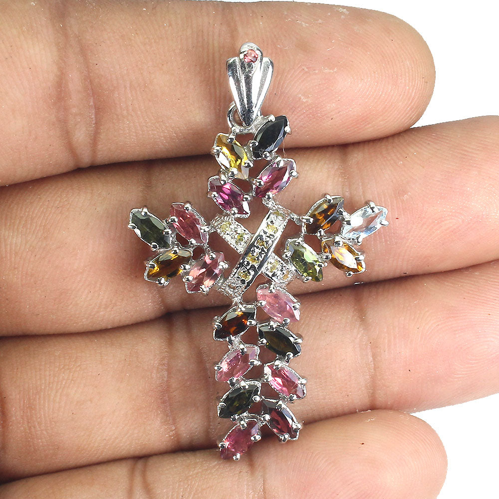 Turmalin Saphir Kreuz Anhänger aus weißvergoldetem Silber - INARA