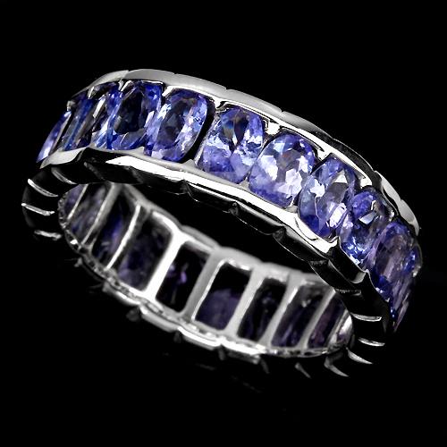 Tansanit Eternity Ring aus weißvergoldetem Silber - INARA