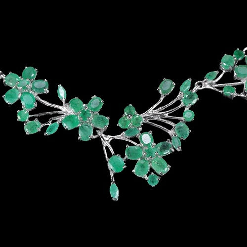 Smaragd Collier aus weißvergoldetem Silber - INARA