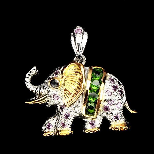 Chromdiopsid Rhodolit Saphir Elefant Anhänger aus bicolor vergoldetem Silber - INARA