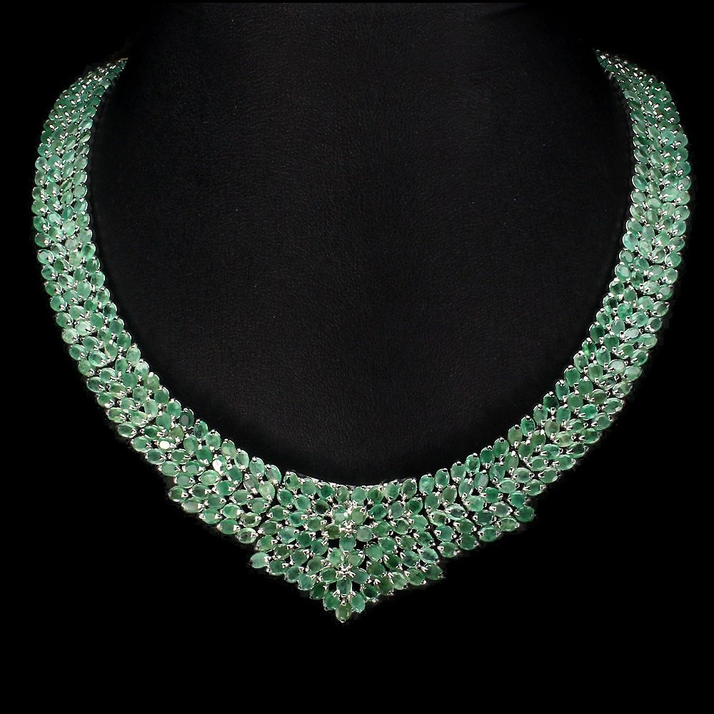 Smaragd Collier aus weißvergoldetem Silber - INARA