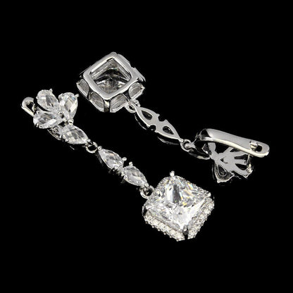 Zirkonia Princess Cut Ohrringe aus weißvergoldetem Silber - INARA
