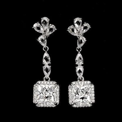 Zirkonia Princess Cut Ohrringe aus weißvergoldetem Silber - INARA